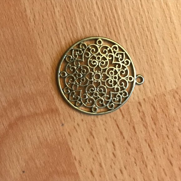 Circle Intricate Charm - Picture 1 of 2